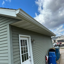 Expert-House-Washing-in-Limberg-IL-by-Freedom-Flow-Power-Wash-Bloomingtons-Leading-Pressure-Washing-Company 1
